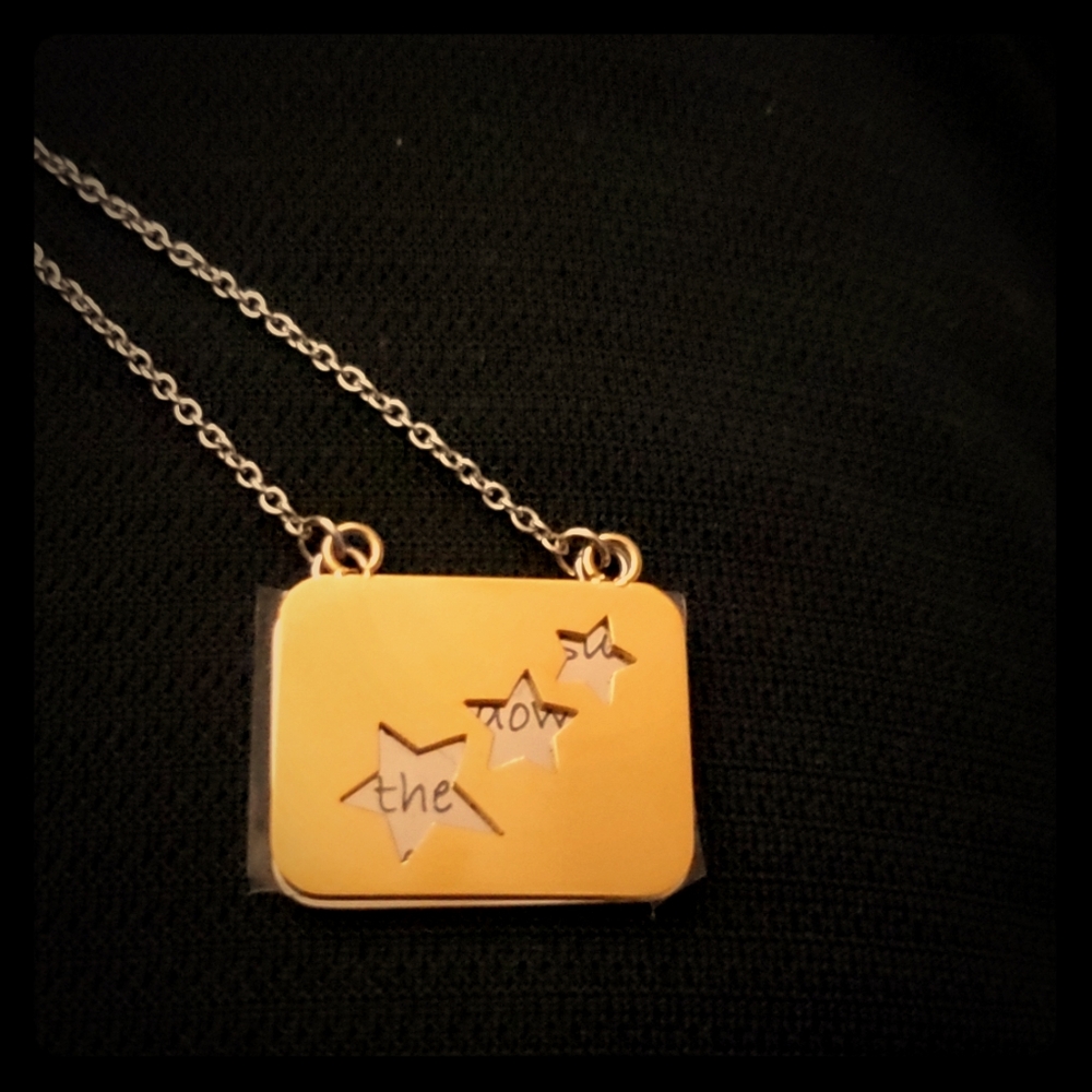 Flip necklace